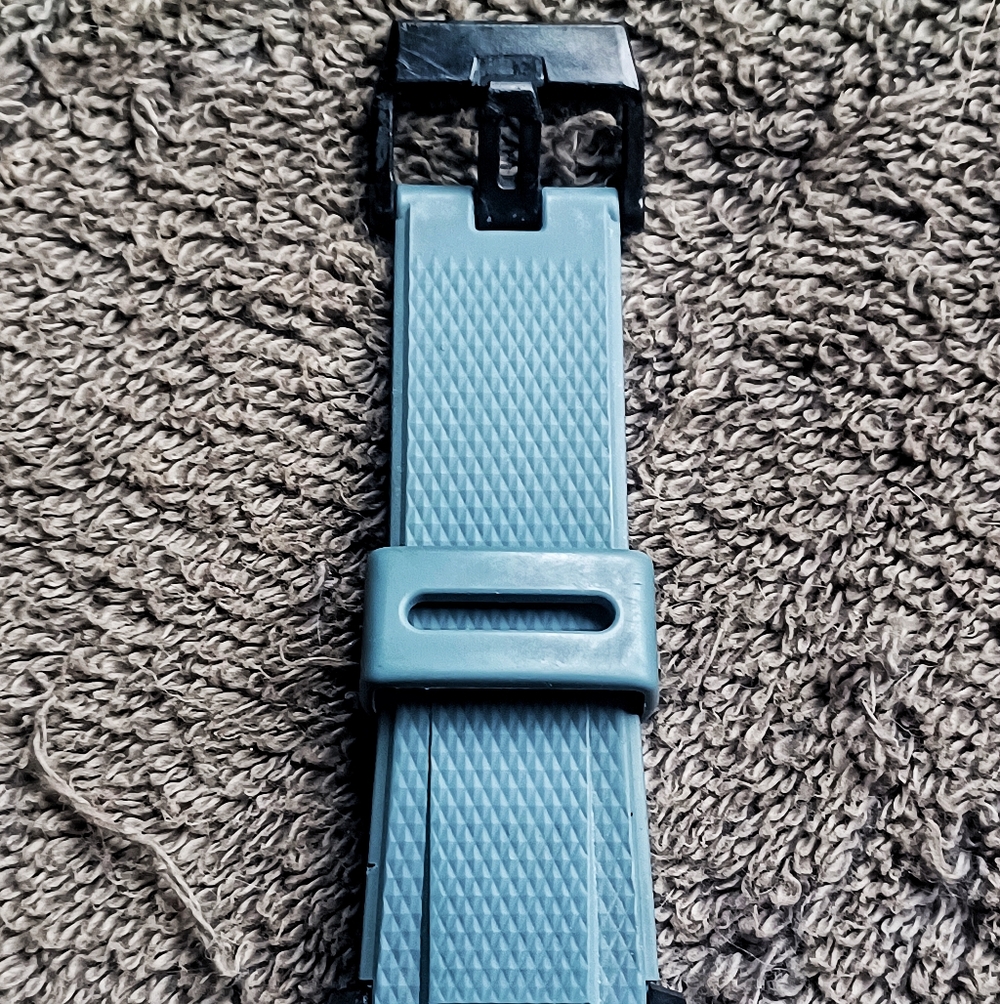 CASIO G-SHOCK - GA2000SU-2A ( UNISEX ) - Picture 4 of 11